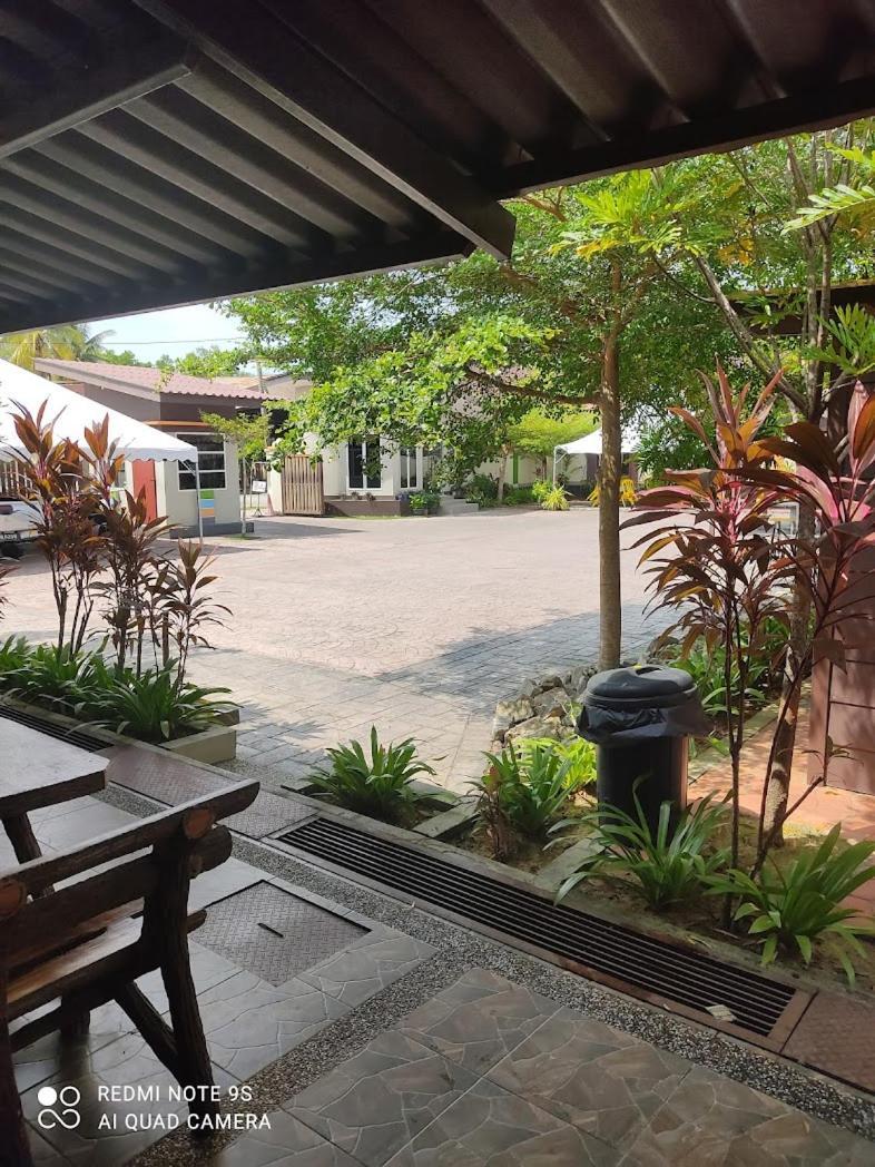Asfa D Village - Resort - Homestay - Family Room Kemasik Extérieur photo